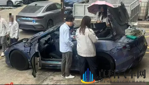 腾势Z敞篷跑车曝光！比亚迪的首款敞篷跑车！-1