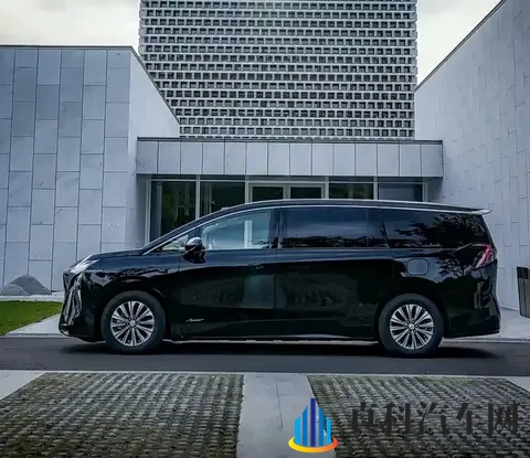 8块屏+高通8775！别克至境世家11月亮相，632km续航卷哭腾势D9？-1