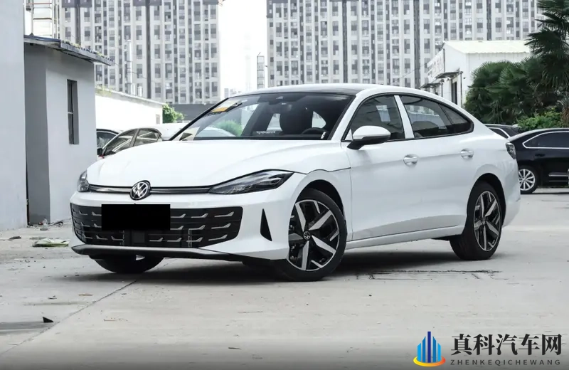 外形拉风配置全，这车实力提升，年轻人可以考虑入手-1