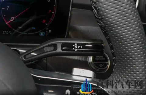 入门车型竟然最值得选？奔驰C级彰显豪华品质，标配15T发动机-2