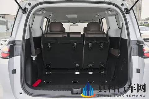 10万级家用MPV!2910mm轴距+电滑门,真7座空间,768万起-1