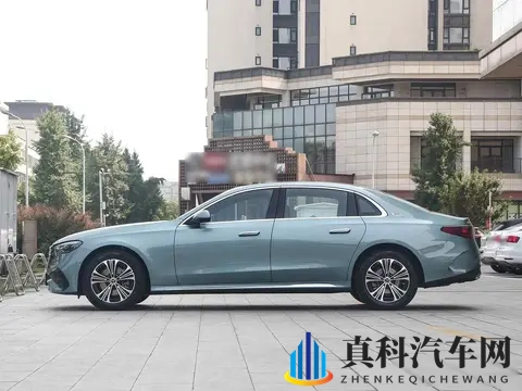 2026款奔驰E级正式上市!新增经典版车型,价格拉低-3