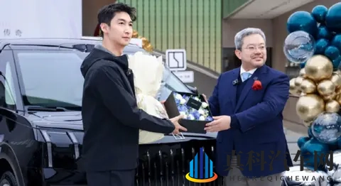 不卷性能卷配置,极氪全系配137项配置,销量背后利润压力藏不住-1