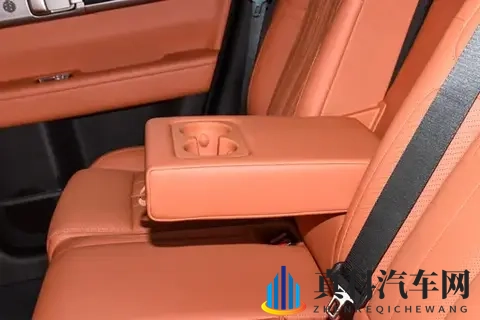 比亚迪又出狠货!大空间+低油耗,关键还便宜,家用SUV看它!-3