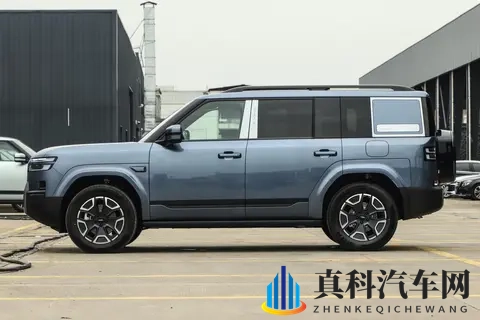 家庭出行选车不纠结？方程豹钛7 1300km续航+1880L空间太实用-2