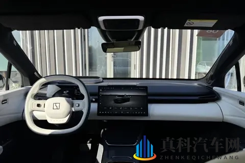 试驾极氪X精致臻享款，精致小车再进化！-3