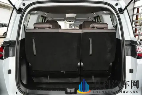 10万级MPV新答案！家用带娃超省心，带电动侧滑门-3