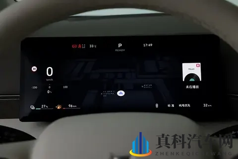 三孩爸开了台新MPV，全家人都说：这车像家一样舒服！-3