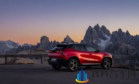 专属套件+多种动力搭配，全新阿尔法·罗密欧Junior特别版亮相-2