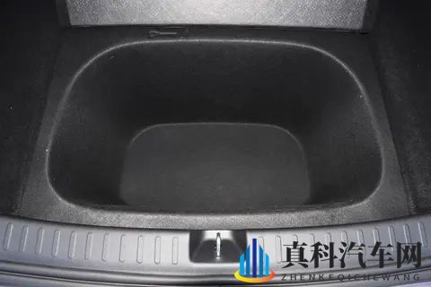 银河星耀6:你的油耗与动力完美搭档,不再妥协-1