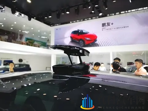 何小鹏拉链门后放大招 IRON机器人能否改写智能汽车AI战场规则-1