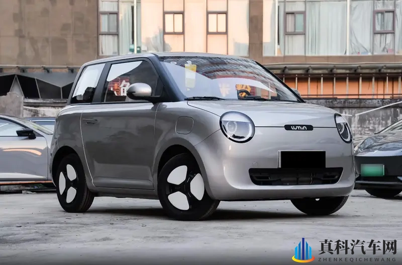 低配只要3万多，驾控灵活小巧，这车如何选择适合车型-1