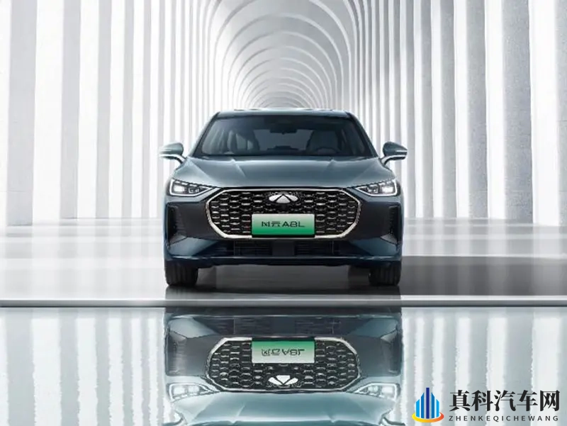 插混车型的佼佼者，满足不同定位 风云A8L VS 秦L-1