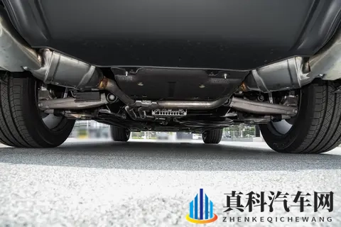 选 2026 款 Macan 不迷茫：传统与科技属性分析 60 万预算选择思路-1