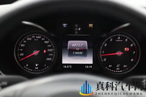 11万多拿下白色奔驰C级，家用代步有面儿-3