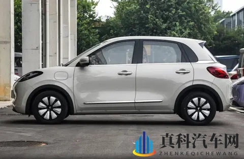 纯电代步车绕不开的选择,解读五菱缤果,颜值高还能“装”-3