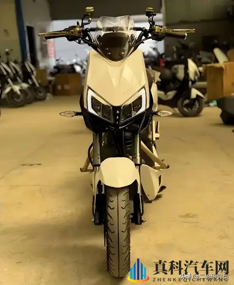 选电摩别乱买！雅迪X5这3个优势，让你通勤一周一充还倍儿有面-2