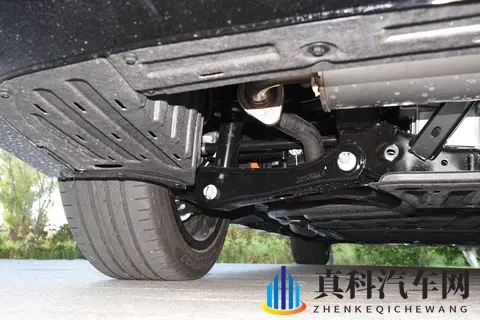 燃油车也能玩智能?天籁鸿蒙座舱来了,华为+央视背书-1