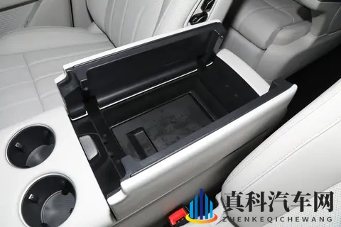 华为乾崑+5C超充，续航1530km，26款岚图梦想家值得选吗？-3