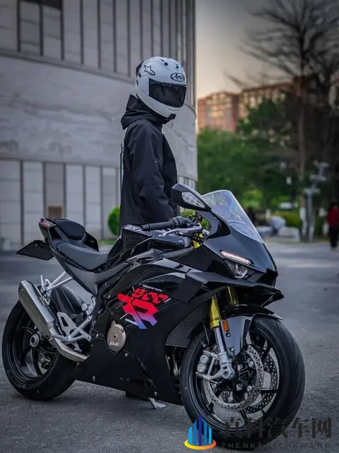 从工程师到品牌IP，张雪机车逆袭成国产摩托新变量-2