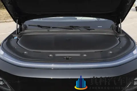 解读深蓝 S09 2025 款后驱 Max:家庭出行的实用之选-1