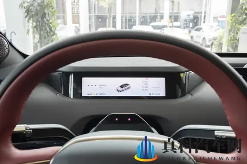 2025款星纪元ES增程版Pro高速辅助驾驶：家用与科技的巧妙融合-3