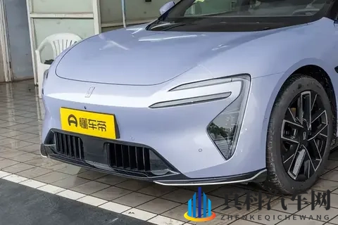 华为ADS4+192线激光雷达，新手上路也能稳如老司机，这款车型咋样-3