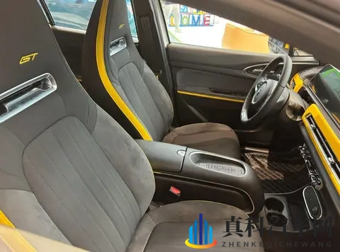 承认吧!一体式运动座椅其实一点都不舒服-3