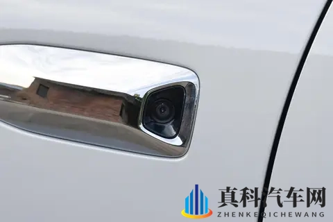 别盯着银河M9不放了！搭零重力座椅+ADS 4，深蓝S09带来舒适新体验-2