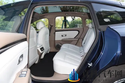 充电 9 分钟跑 300 公里!长安启源 A06 上市,家轿市场要变天-1