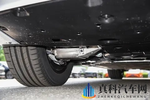 三代同堂选 MPV？体验极氪 009 七座过道版 11月促销让家用豪华更划算-3