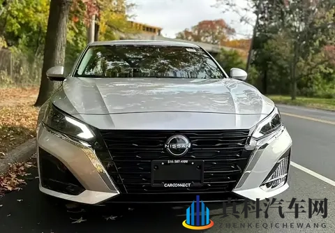 燃油车要翻身?天籁装上鸿蒙座舱,这波操作太秀了!-2