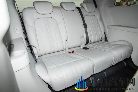 26款岚图梦想家,15T插混+四驱,大空间+舒适座椅,家用合适-1