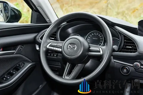 2025 款马自达 3 昂克赛拉选车指南：动力、配置与性价比全解析-1