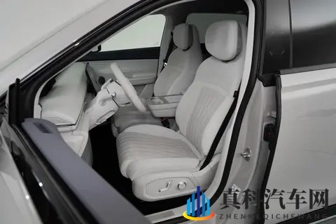 星纪元ET增程版四驱至臻尊享：豪华与性能的均衡之选-3