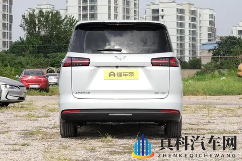 10万级家用MPV的全能之选,星光730值得一试?-1