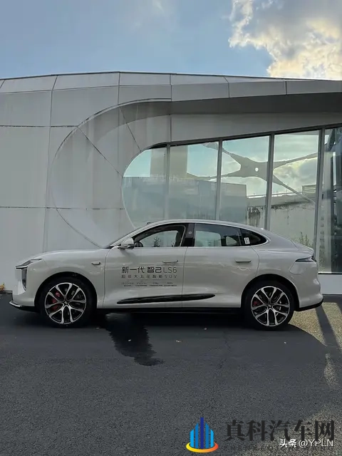 新一代智己LS6,配备800v高性能平台，66度大电池增程版-1