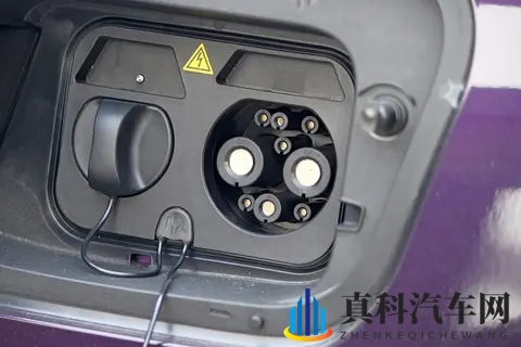 17万预算想买中大型SUV,这款车增程系统+5座布局,适合家用-1