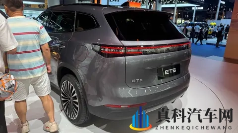 综合最大续航超过1300km！星纪元ET5将于2025年11月13日开启预售-1