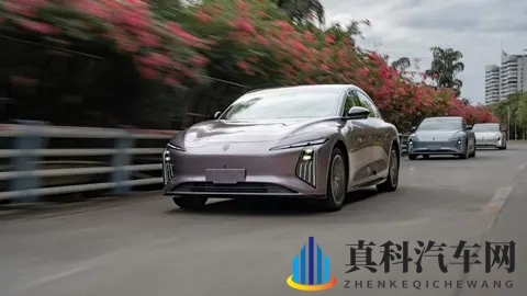 59秒破百!2026款星海S7电驱+弹射起步,230kW功率迸发快意-3