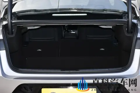 10 万出头的燃油车新选择?第三代领克 03 试驾体验:智能与性能在线-1