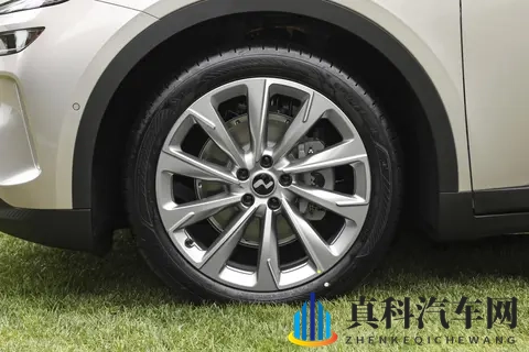 智己LS9预售定价33.69万元起叩击大六座SUV市场-1