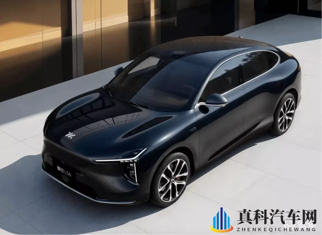 迪丽热巴被 到喷水：智能喷水系统亮相，汽车科技新突破-1