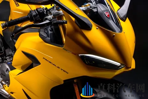 杜卡迪 2026 Panigale V2 S、Streetfighter V2 S 黄色版-3