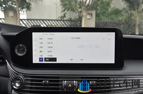 起售价885万，雷克萨斯LS实力出众，提供四款配置可选-1