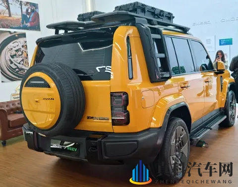 奇瑞一“大号SUV”来了，长得像路虎卫士+混动引擎，走平价路线-2