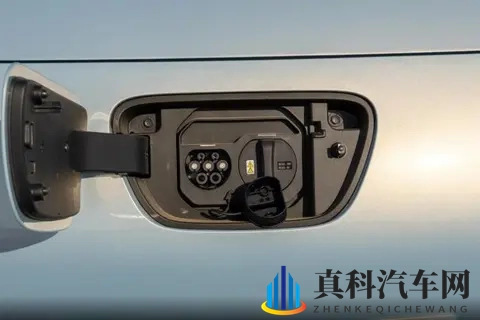 选哪款都值得？五菱宏光MINIEV导购指南，448万起解决通勤烦恼-3