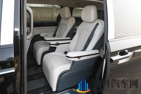 奶爸车的新选择，车长5145mm，配15T混动，纯电续航218公里-3