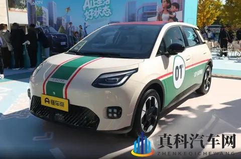 又一款新车上市，续航500km，99秒换电，499万起-2