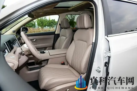 第三代蓝电E5 PLUS开启预售,1198 万起,四驱、大空间、低能耗-1